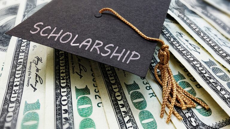 World of Niche Scholarships: Specialized Opportunities
