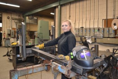 Welder Jobs in Canada: The Skilled Trade Pathway to PR with a $35/hr Wage